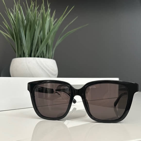 Balenciaga Black Square Sunglasses - Picture 1 of 5